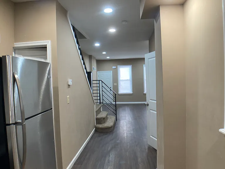 2060 E Orleans St #2060 — Photo 38