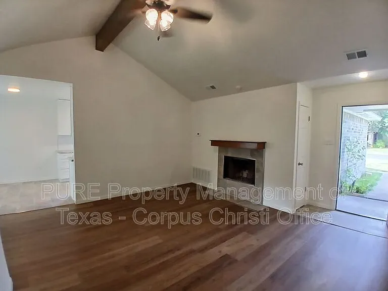 2725 Allencrest Dr — Photo 6
