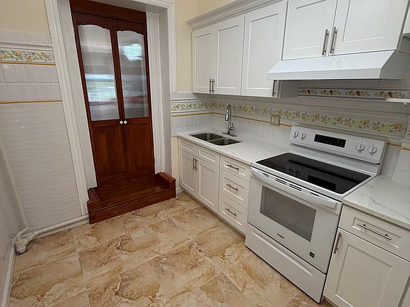 2nd image of 35-44 32nd St #1R