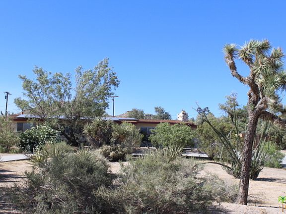 3rd image of 57488 Sierra Way