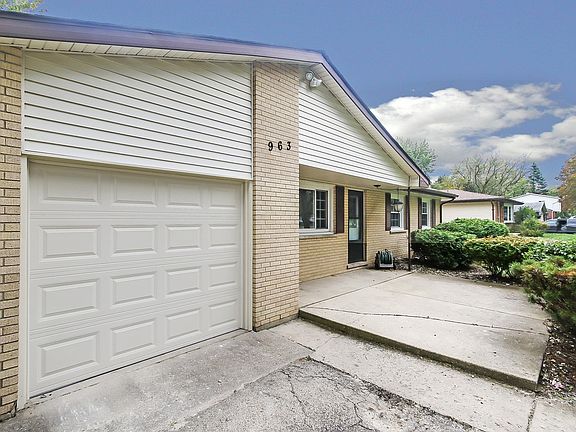 4th image of 963 Lakewood Dr