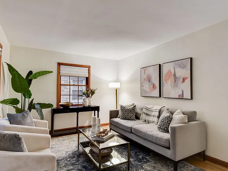 115 E Henry Clay St — Photo 3