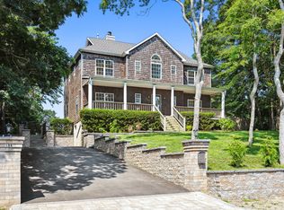 199 Shinnecock Hills Rd, Southampton, NY 11968