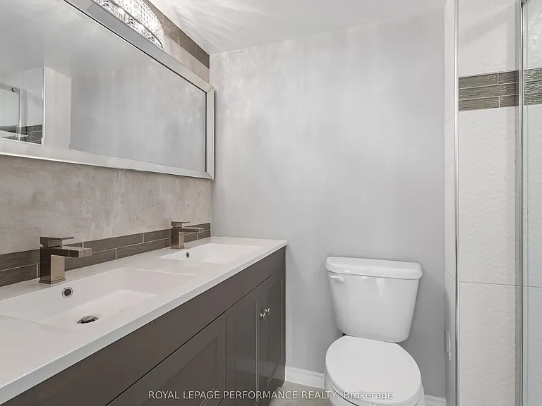 2760 Carousel Cres #1606 — Photo 24