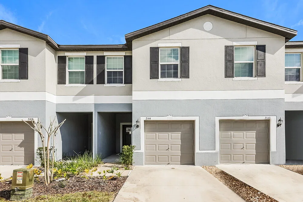 3 bed, 2.5 bath, 1624 sqft, $3,240 — Photo 1