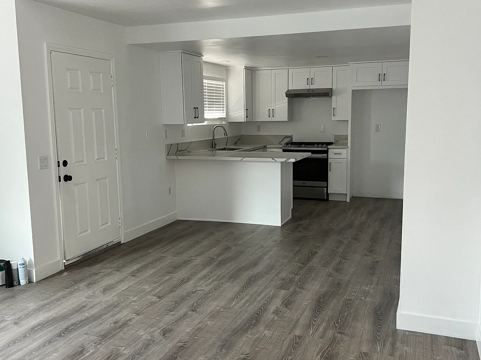 706 Shalimar Dr — Photo 1