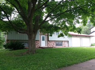 1465 Valley View Dr APT B, Coralville, IA 52241
