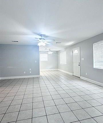 4th image of 303 E Josephine St