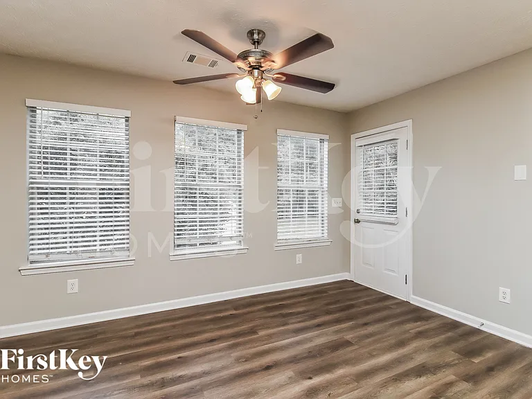 655 Pebble Blvd — Photo 6
