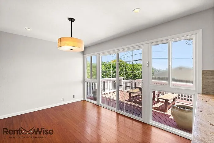 1120 Oakwood Dr — Photo 7