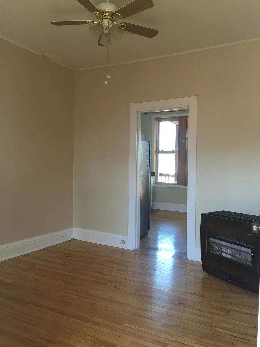 Building Photo - 2251 S California Ave #3R