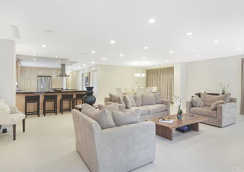1st image of 317 N Oakhurst Dr #1