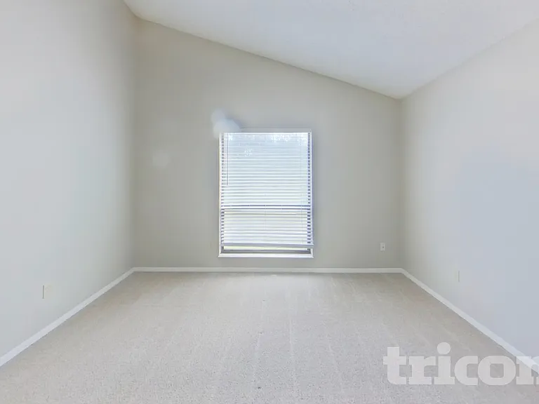 4739 Harpers Ferry Ln — Photo 7