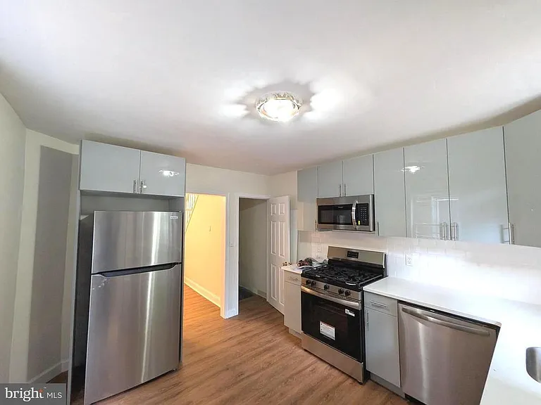5609 Walton Ave — Photo 2