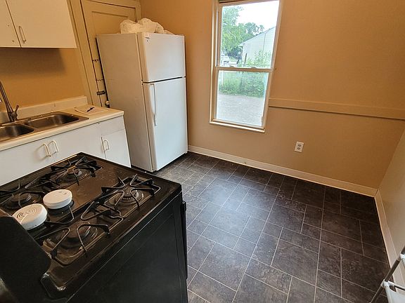3rd image of 1314 Girard St APT C