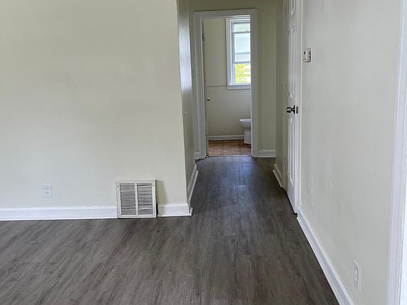 4th image of 23206 Firwood Ave