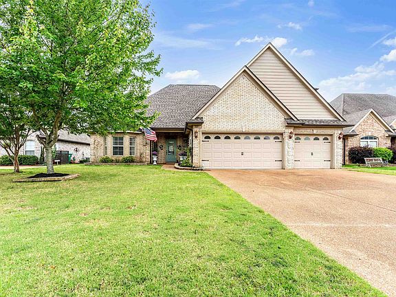 3rd image of 310 Whispering Meadows Dr