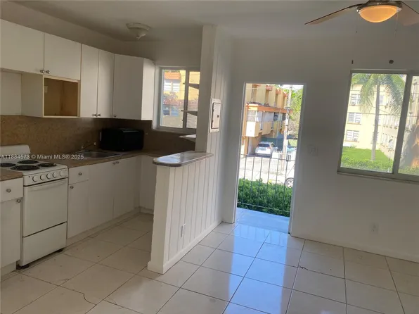 479 SW 3rd St, Miami, FL