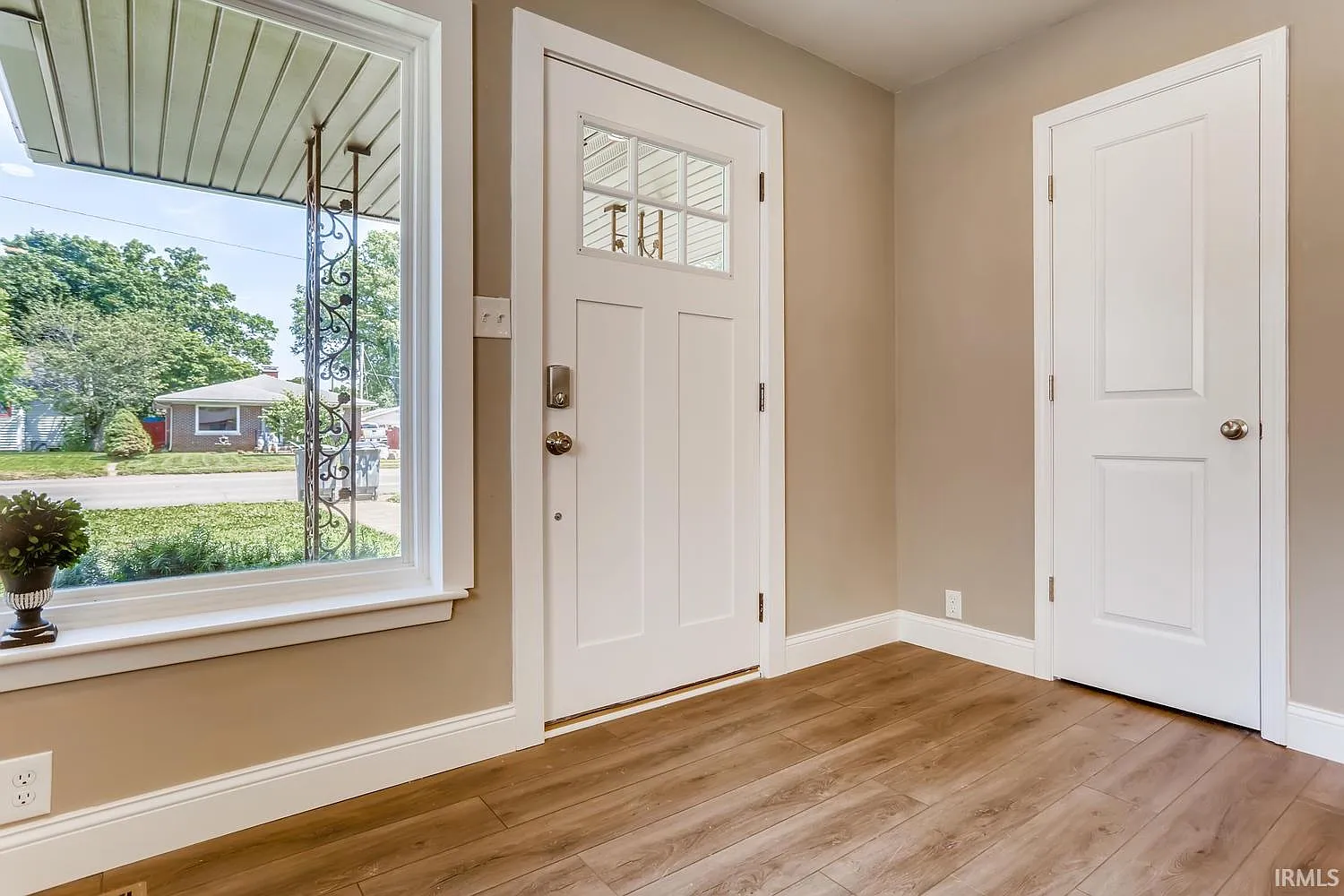 1 bed, 1.0 bath, 688 sqft, $950 — Photo 2
