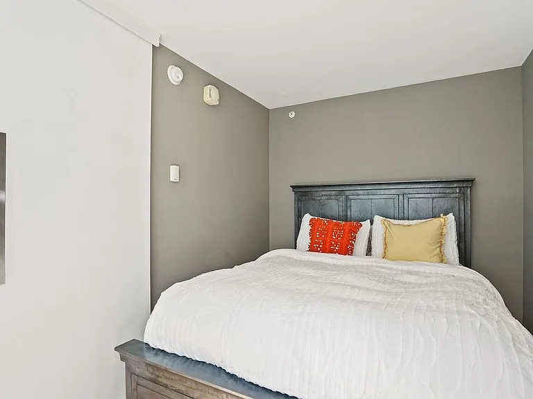 1101 3rd St SW #408 — Photo 8