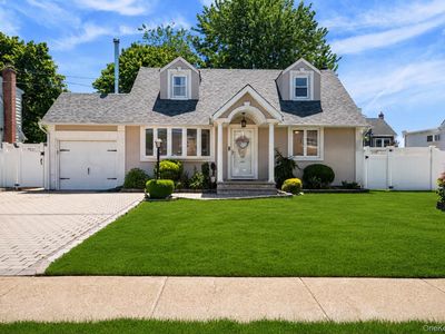1882 Byrd Drive, East Meadow, NY, 11554