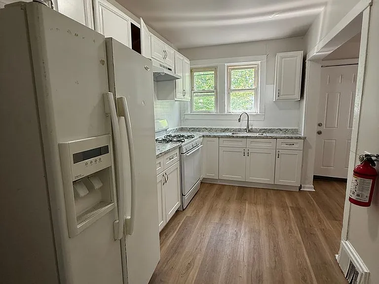 319 Rutherford Ave — Photo 11