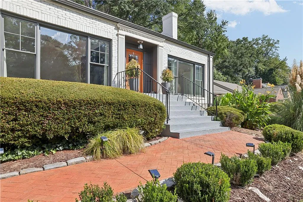 4 bed, 3.0 bath, 2756 sqft, $7,000 — Photo 3