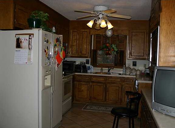 2nd image of 1827 Fairmont Dr