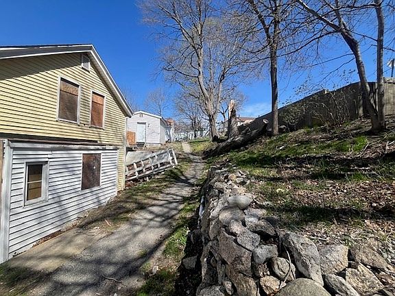 3rd image of 1814 Pleasant St