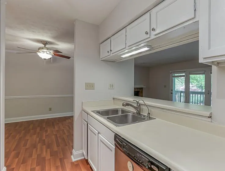 115 Tuxworth Cir — Photo 5