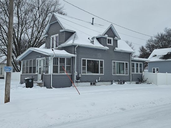 233 Quincy St, Waterloo, IA 50703