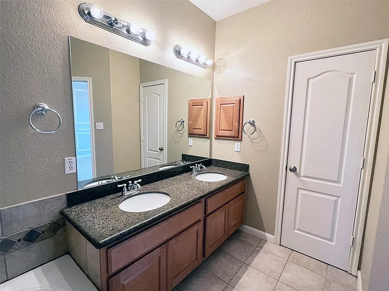 2443 Salorn Way — Photo 21