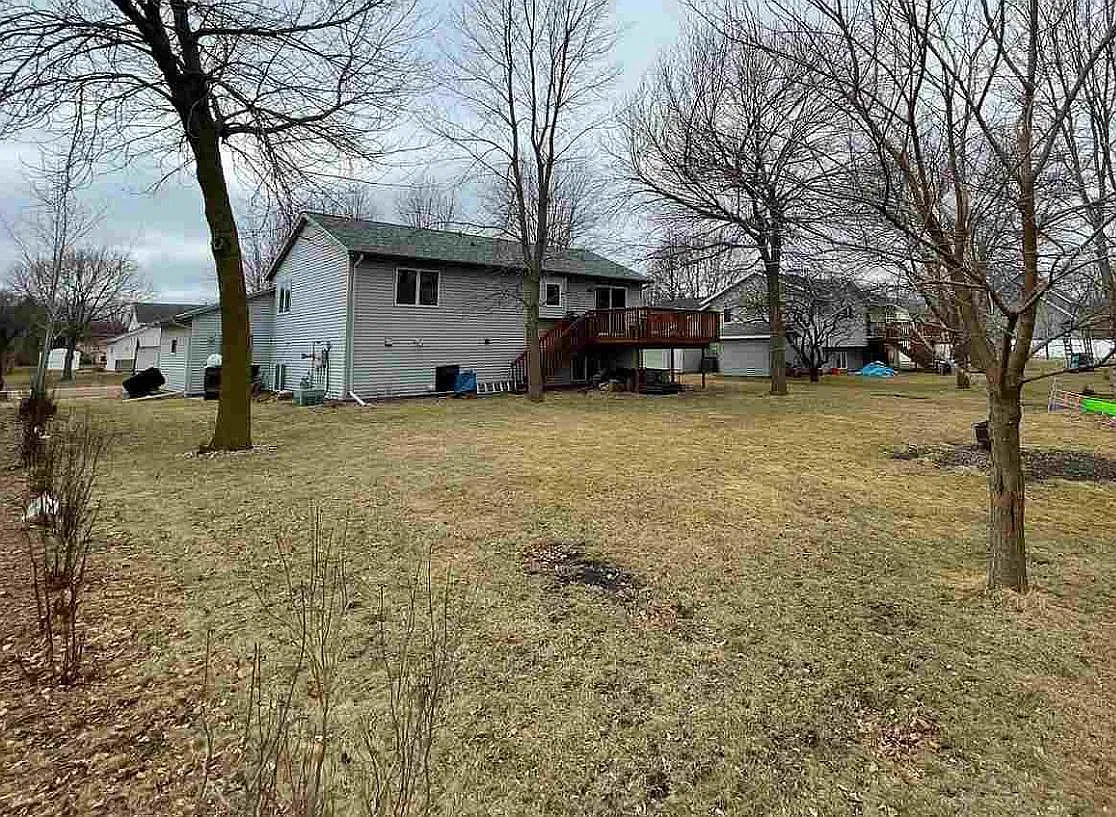 3 bed, 2144 sqft, $2,000 — Photo 3