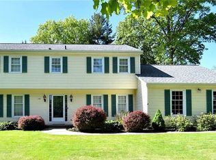 118 Clairhaven Rd, Hudson, OH 44236