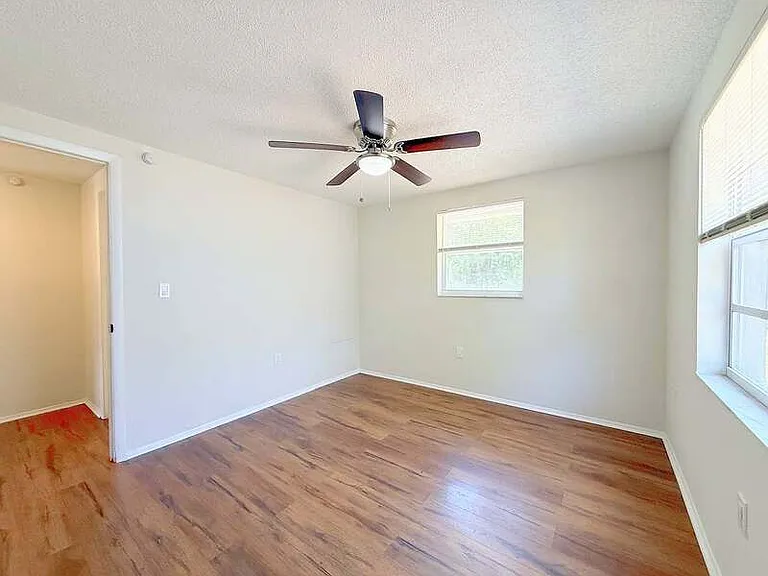 15839 Villa Dr — Photo 31
