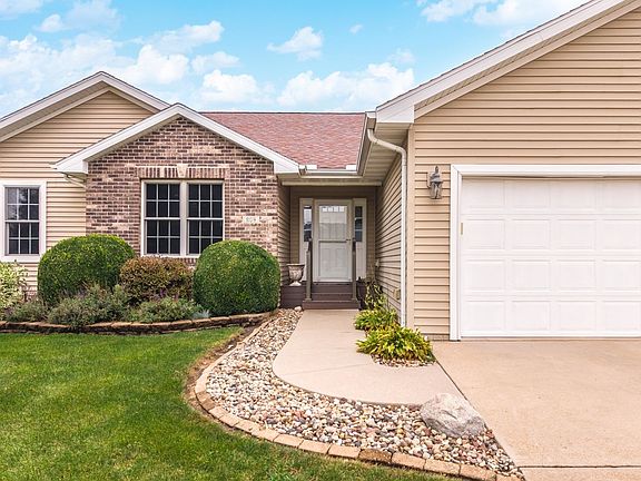 2nd image of 208 Whitetail Ln