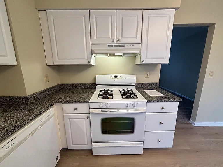1888 Stoneview Ct — Photo 9