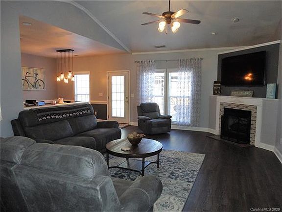 5th image of 104 Sea Trail Dr
