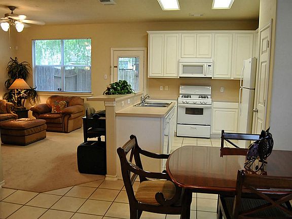 4th image of 8734 Thistlemoor Ln