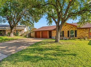 2903 Stratford Ct, Arlington, TX 76015