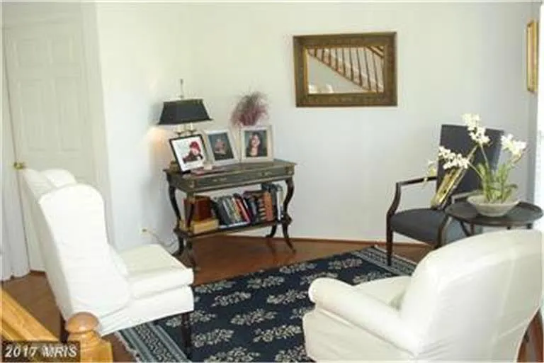 1114 Anderson St — Photo 5