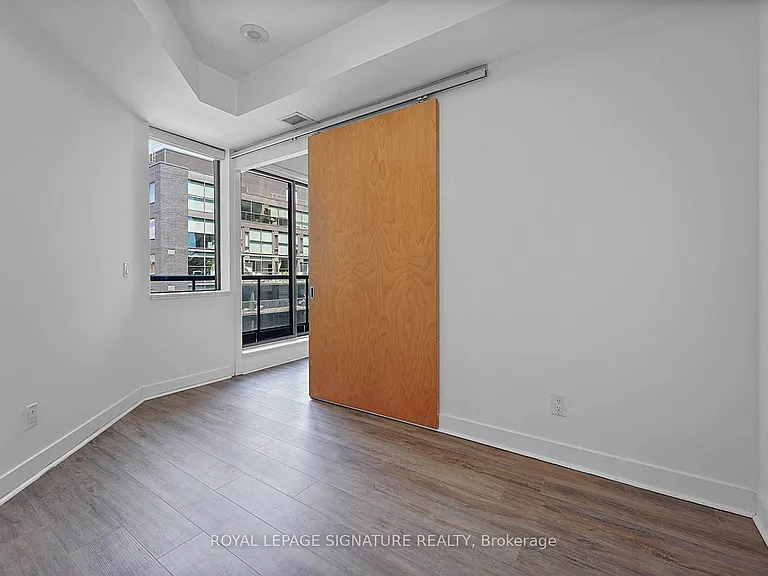 438 King St W #1417 — Photo 10