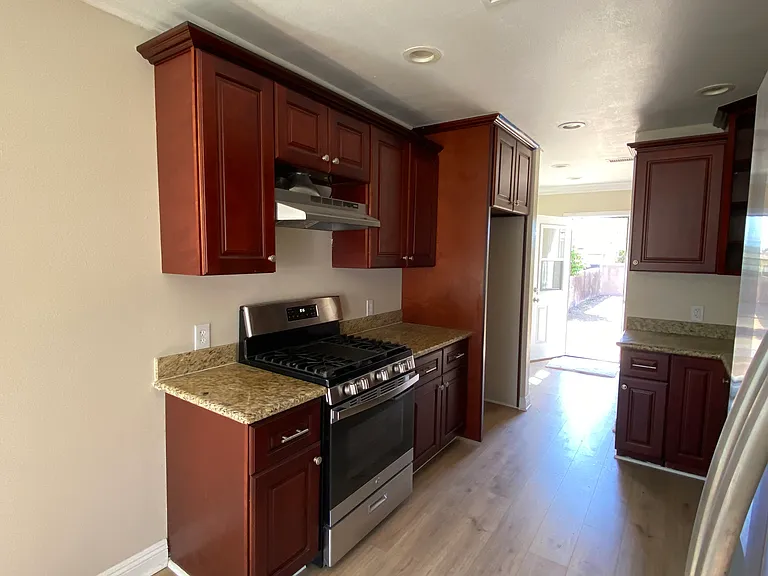 1030 E M St — Photo 10