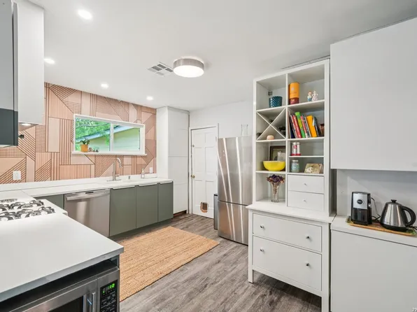 12702 Middle Lane, San Antonio, TX 78217