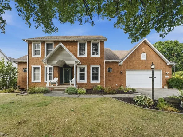 2771 Missenden St NW, North Canton, OH 44720