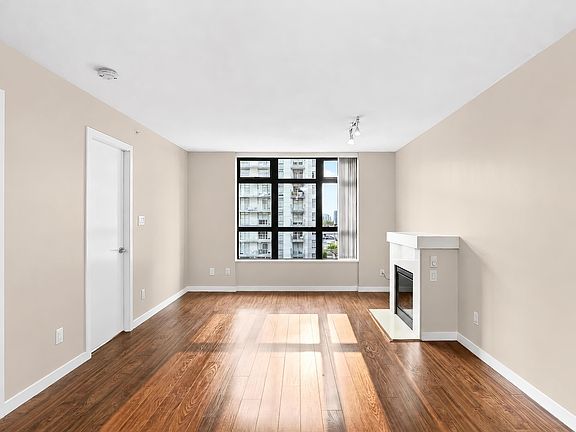 3rd image of 8120 Lansdowne Rd #808