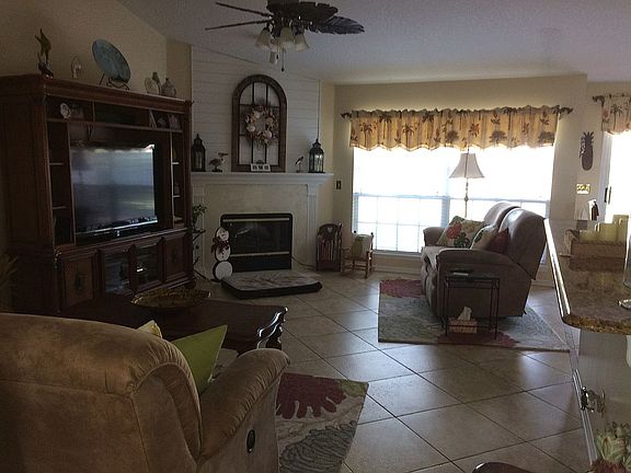 4th image of 2493 Moon Harbor Way