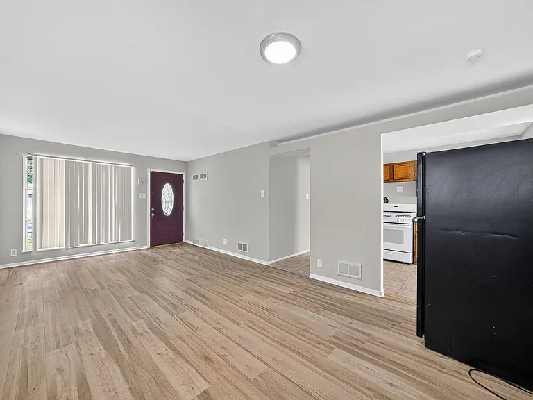 10772 Spring Garden Dr — Photo 9