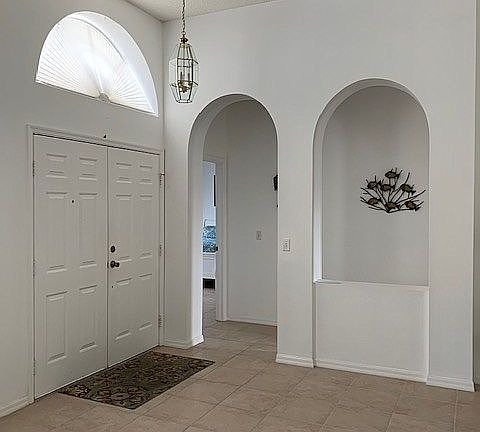 Foyer  Extensive Tile