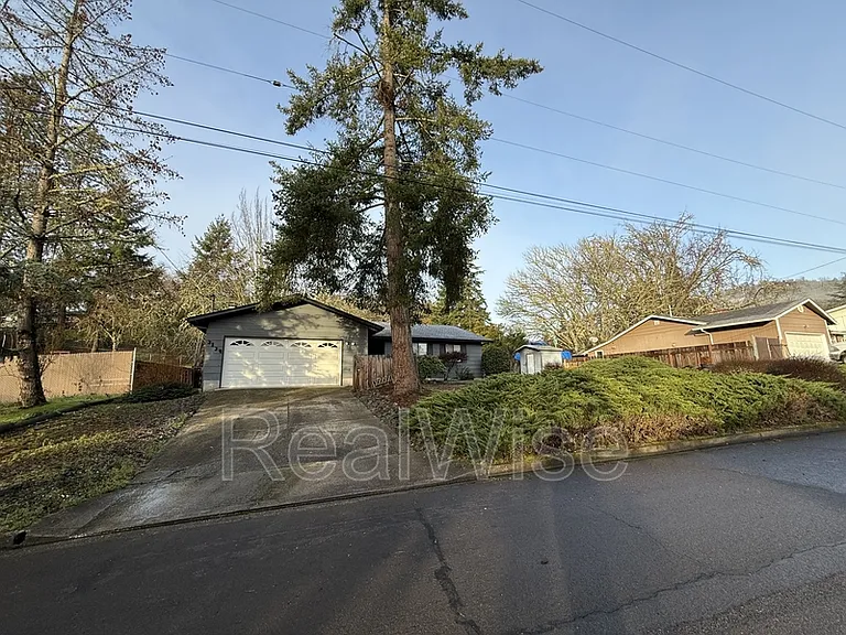 2134 NW Watters St — Photo 2